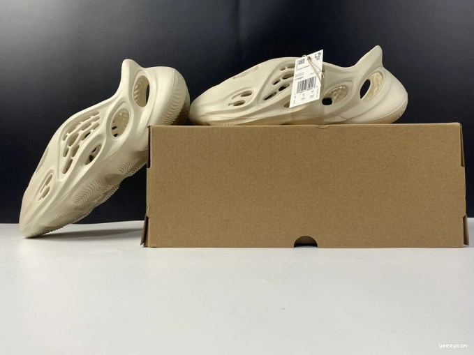 Foam Yeezy Adidas RNNR Sand FY4567 0708
